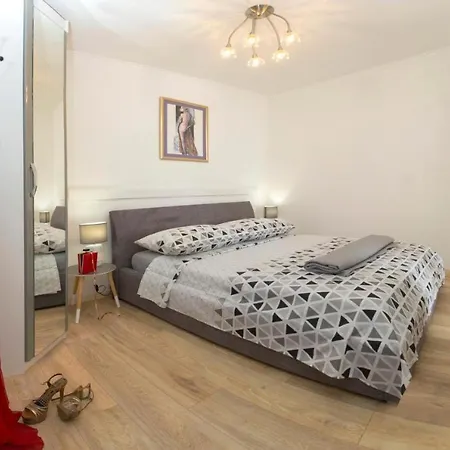 Apartamento Lux Draga With Balkony *