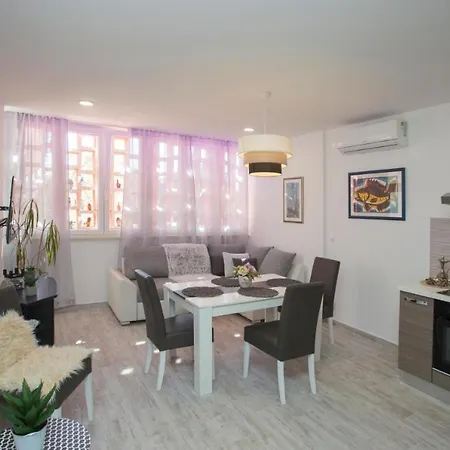 Apartamento Lux Draga With Balkony